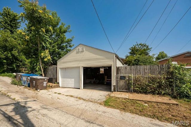 6742 Dolan Place, St Louis, MO 63139