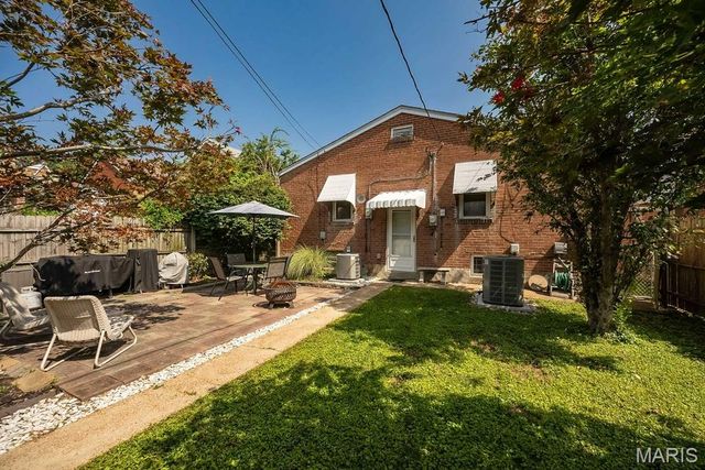 6742 Dolan Place, St Louis, MO 63139