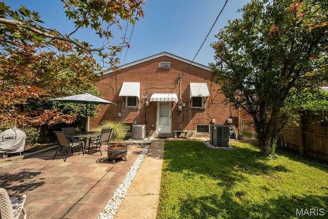 6742 Dolan Place, St Louis, MO 63139