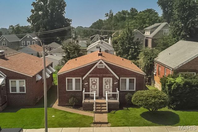 6742 Dolan Place, St Louis, MO 63139