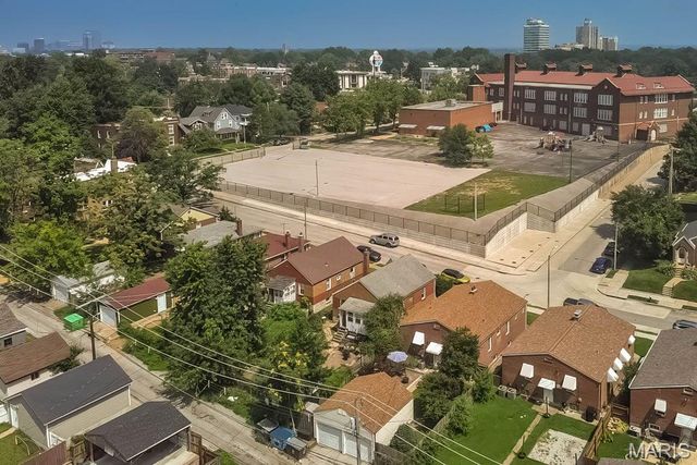 6742 Dolan Place, St Louis, MO 63139