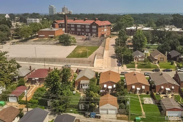 6742 Dolan Place, St Louis, MO 63139