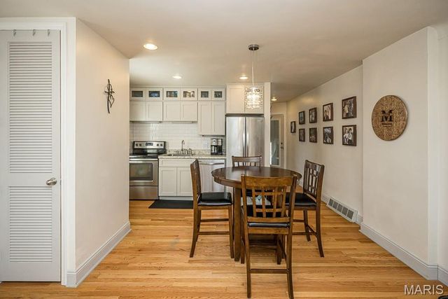 6742 Dolan Place, St Louis, MO 63139