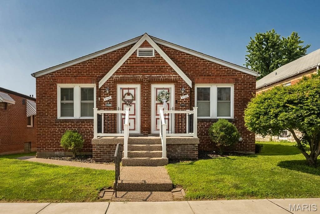 6742 Dolan Place, St Louis, MO 63139