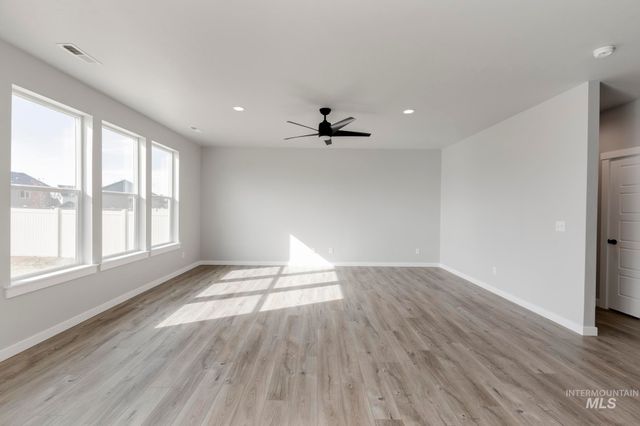 8282 E Bright Angel Dr, Nampa, ID 83687