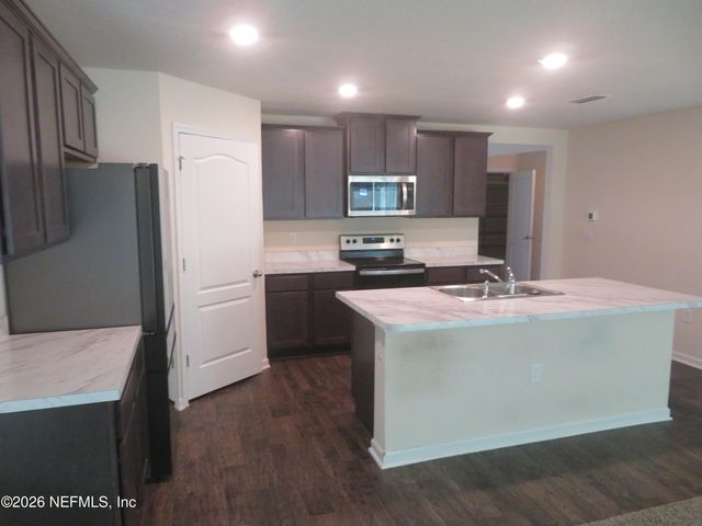 2568 OAK STREAM Drive, Green Cove Springs, FL 32043