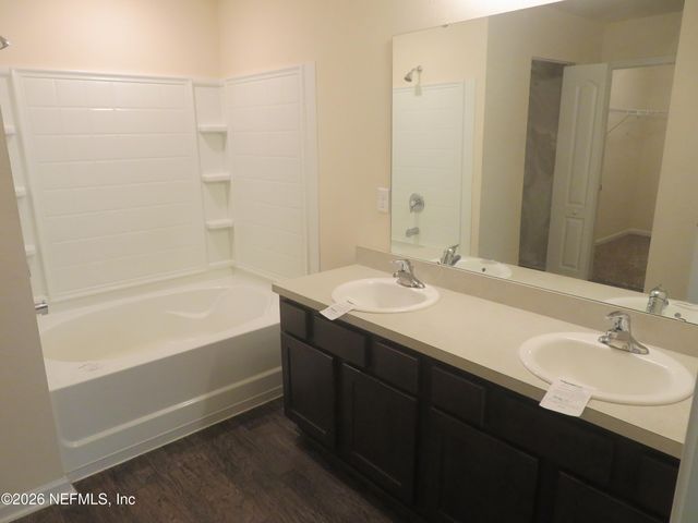 2568 OAK STREAM Drive, Green Cove Springs, FL 32043