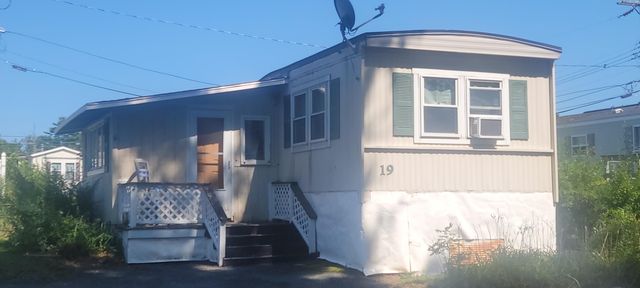 300 Nathan Ellis Highway 19, Mashpee, MA 02649