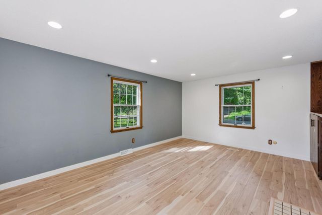 481 Desnoyer Avenue, Saint Paul, MN 55104