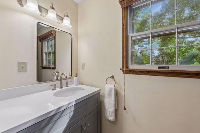 481 Desnoyer Avenue, Saint Paul, MN 55104