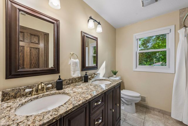 481 Desnoyer Avenue, Saint Paul, MN 55104