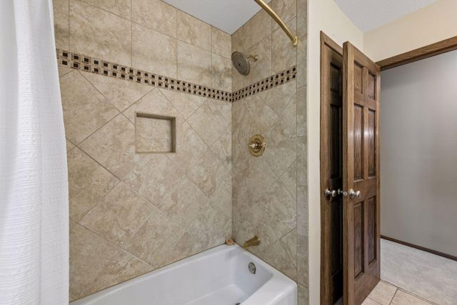 481 Desnoyer Avenue, Saint Paul, MN 55104