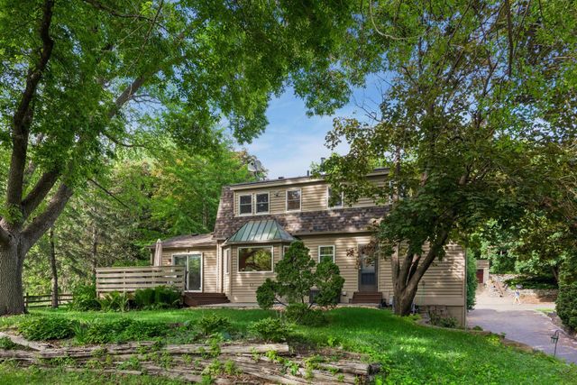 481 Desnoyer Avenue, Saint Paul, MN 55104