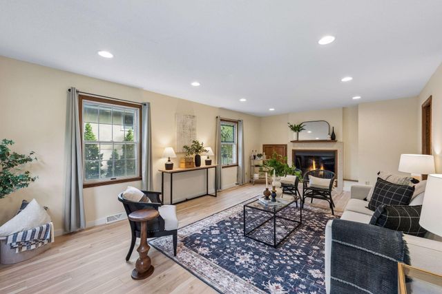 481 Desnoyer Avenue, Saint Paul, MN 55104