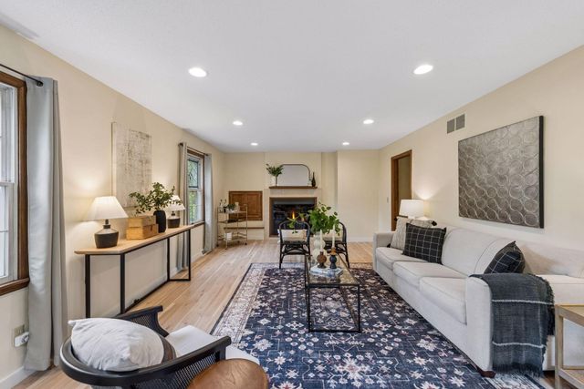 481 Desnoyer Avenue, Saint Paul, MN 55104
