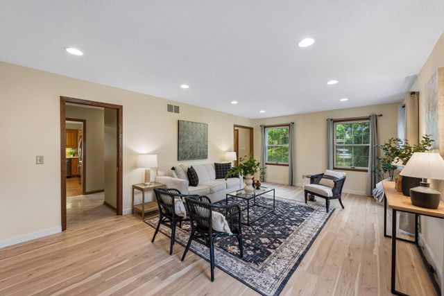 481 Desnoyer Avenue, Saint Paul, MN 55104