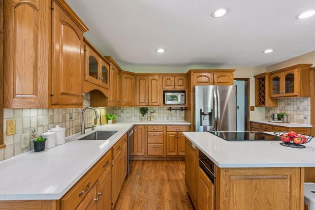 481 Desnoyer Avenue, Saint Paul, MN 55104
