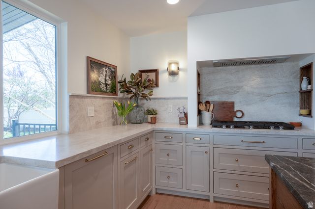 1079 W RIDGESIDE CT, South Jordan, UT 84095