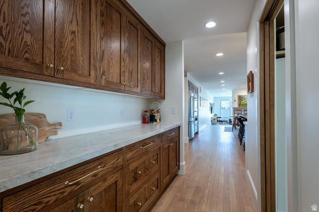 1079 W RIDGESIDE CT, South Jordan, UT 84095