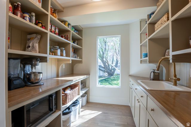 1079 W RIDGESIDE CT, South Jordan, UT 84095