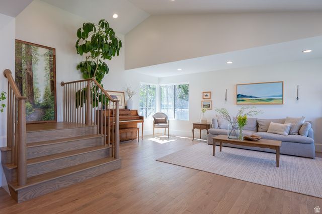 1079 W RIDGESIDE CT, South Jordan, UT 84095