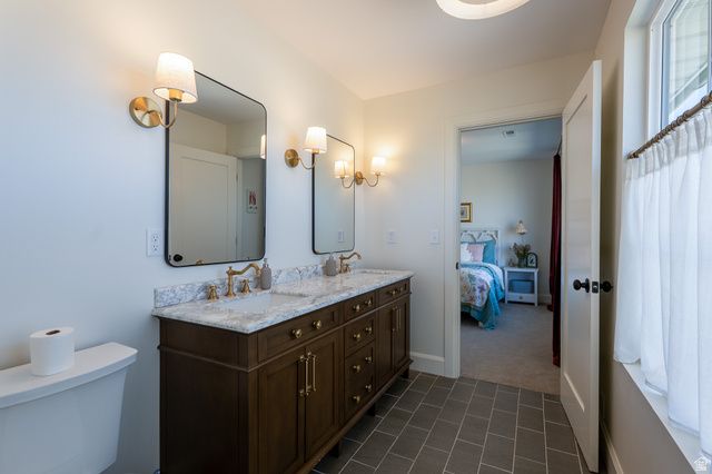 1079 W RIDGESIDE CT, South Jordan, UT 84095