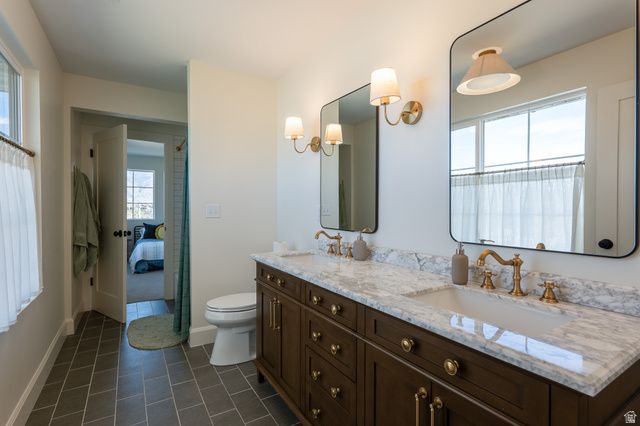 1079 W RIDGESIDE CT, South Jordan, UT 84095