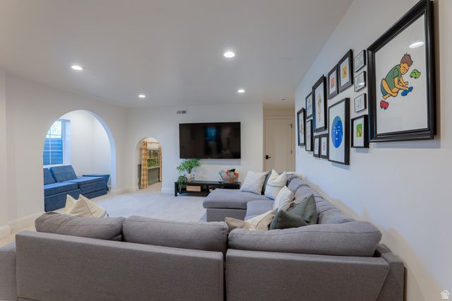 1079 W RIDGESIDE CT, South Jordan, UT 84095