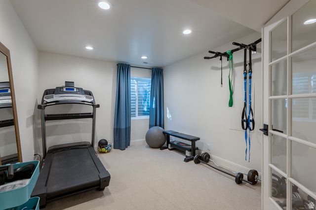 1079 W RIDGESIDE CT, South Jordan, UT 84095