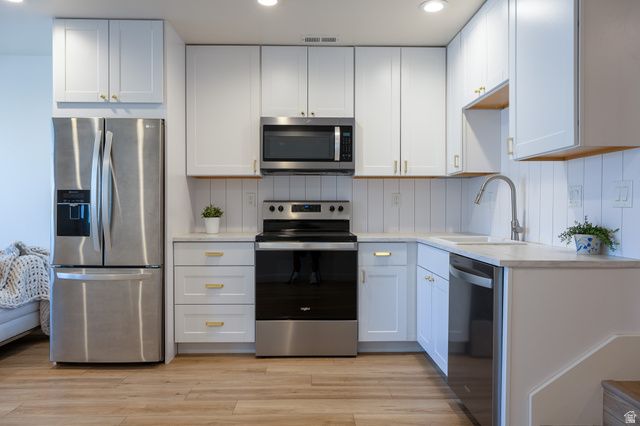 1079 W RIDGESIDE CT, South Jordan, UT 84095