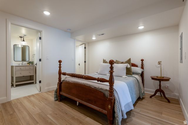 1079 W RIDGESIDE CT, South Jordan, UT 84095