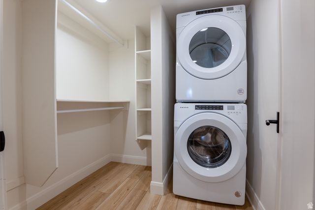 1079 W RIDGESIDE CT, South Jordan, UT 84095