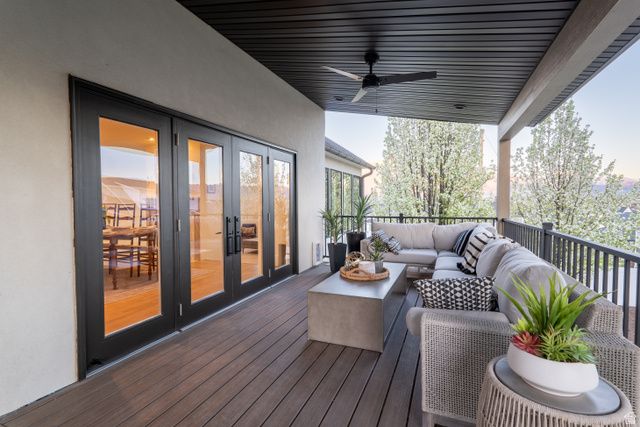 1079 W RIDGESIDE CT, South Jordan, UT 84095