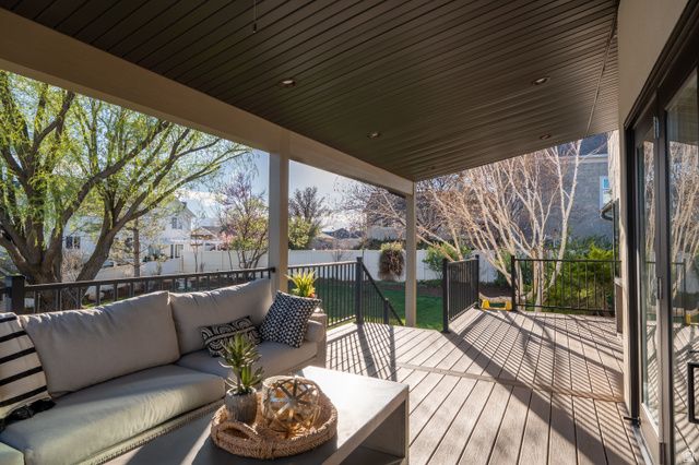 1079 W RIDGESIDE CT, South Jordan, UT 84095