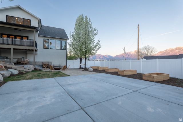 1079 W RIDGESIDE CT, South Jordan, UT 84095