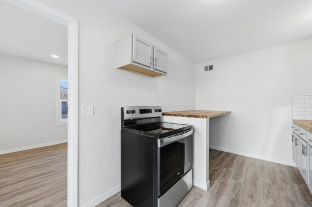 1925 S Saint Paul St, Wichita, KS 67213