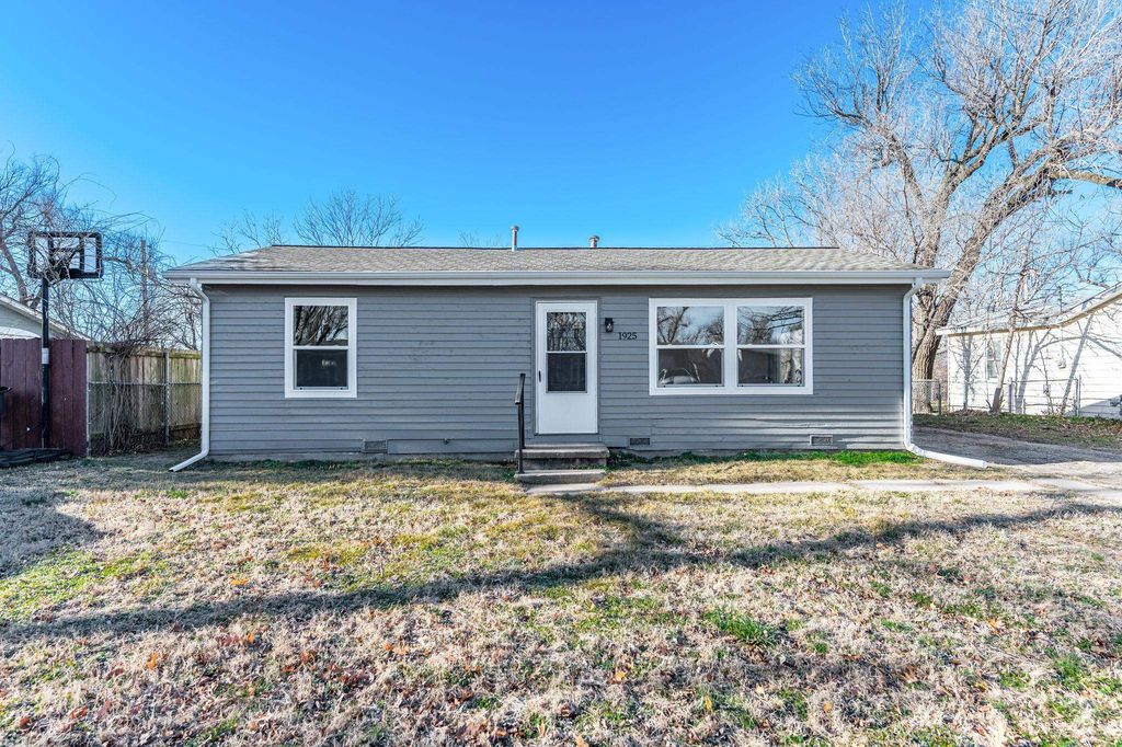 1925 S Saint Paul St, Wichita, KS 67213