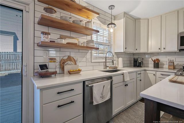 1009 Bramblegate Road, Hope Mills, NC 28348