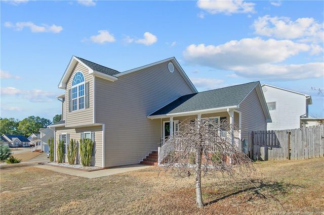 1009 Bramblegate Road, Hope Mills, NC 28348