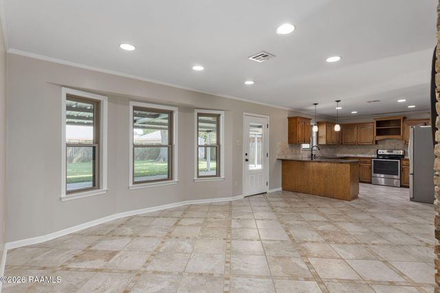 103 Abundance Court, Lafayette, LA 70506