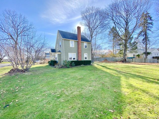 2490 Pike Street, Mattituck, NY 11952