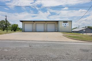 624 W Hempstead ST, Giddings, TX 78942