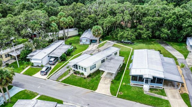 9 COCOS PLUMOSA DRIVE A, Eustis, FL 32726