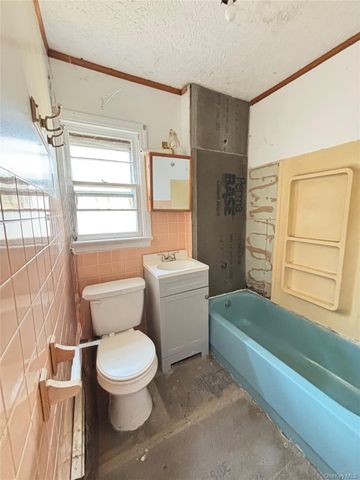 34 Cascade Lake Road, Warwick, NY 10990