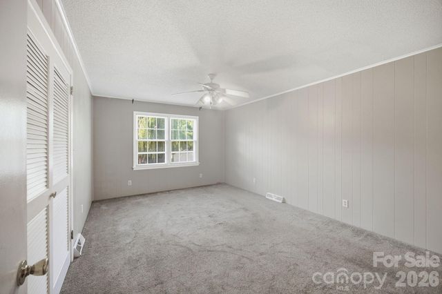 1401 Grovewood Drive, Charlotte, NC 28208