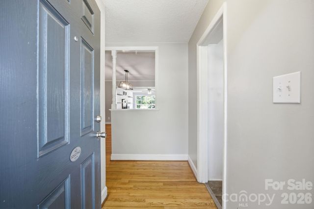 1401 Grovewood Drive, Charlotte, NC 28208
