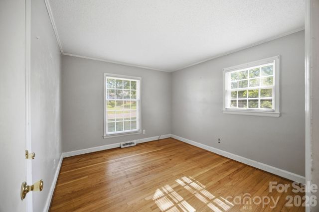 1401 Grovewood Drive, Charlotte, NC 28208