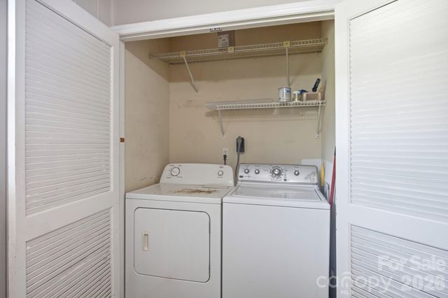 1401 Grovewood Drive, Charlotte, NC 28208