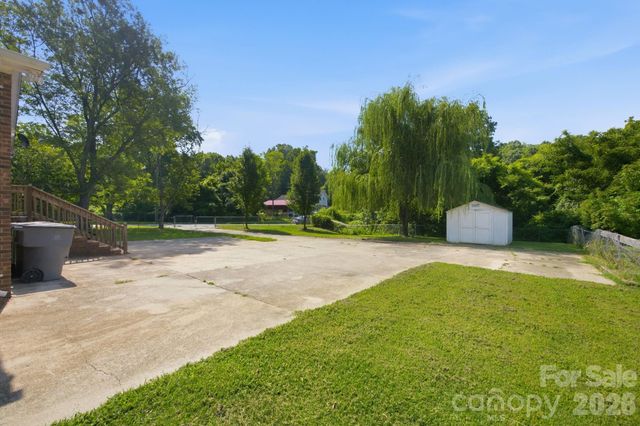 1401 Grovewood Drive, Charlotte, NC 28208