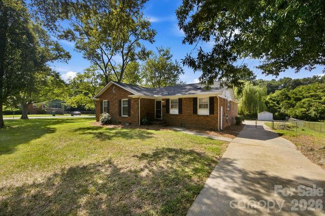 1401 Grovewood Drive, Charlotte, NC 28208